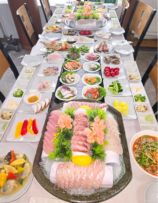 횟집 상차림 대체 이미지